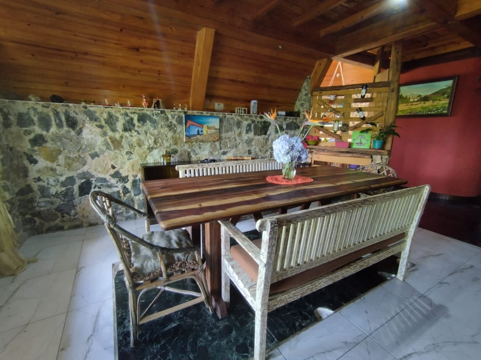 Comedor de piedra