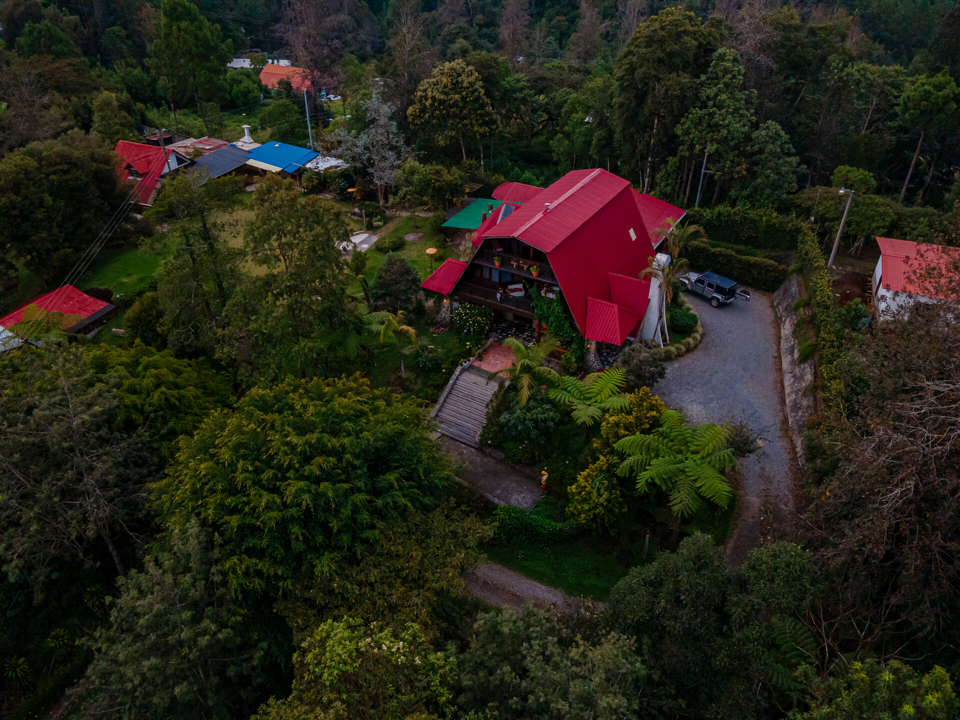 Vista aérea de Casa Yuam Che al atardecer